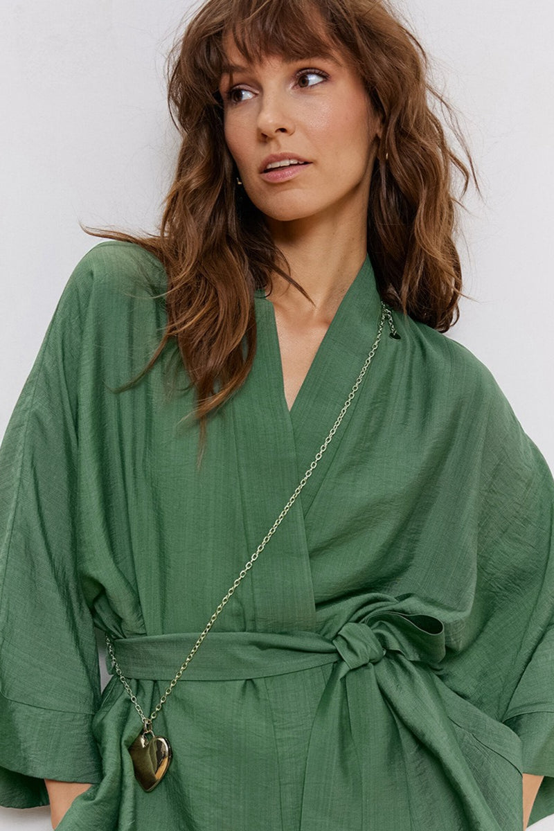 Complete women's sleepwear set with top and coordinating pants