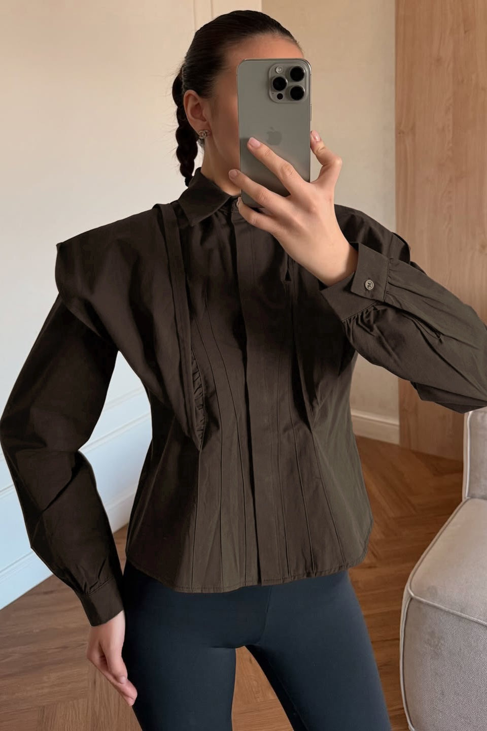 Women's ruched waist shirt with a tie-back detail