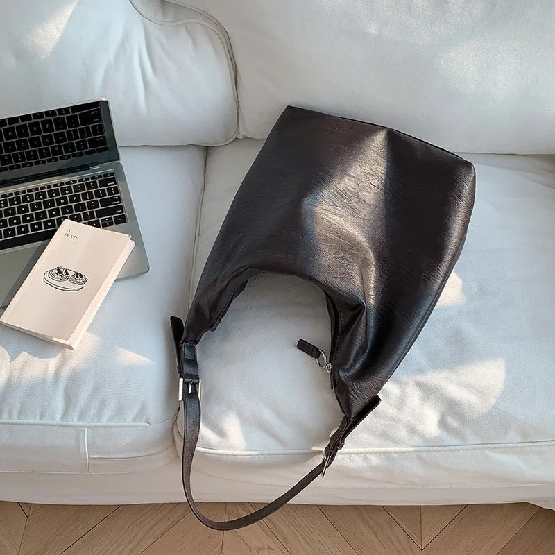 Minimalist Large Capacity Commuter Tote