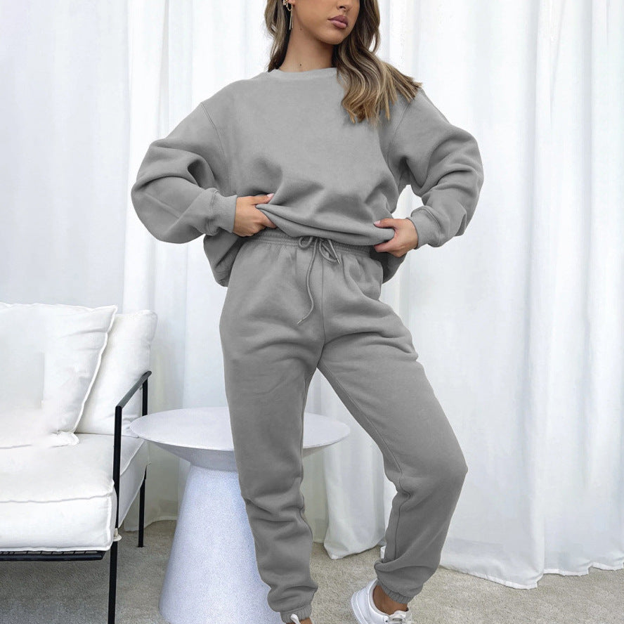 Women's oversized fleece lounge set with a sweatshirt and joggers