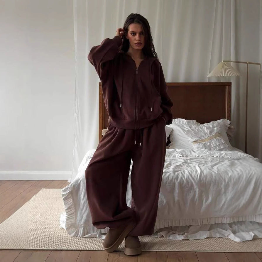 Oversized hoodie featuring a full-length zipper and hood