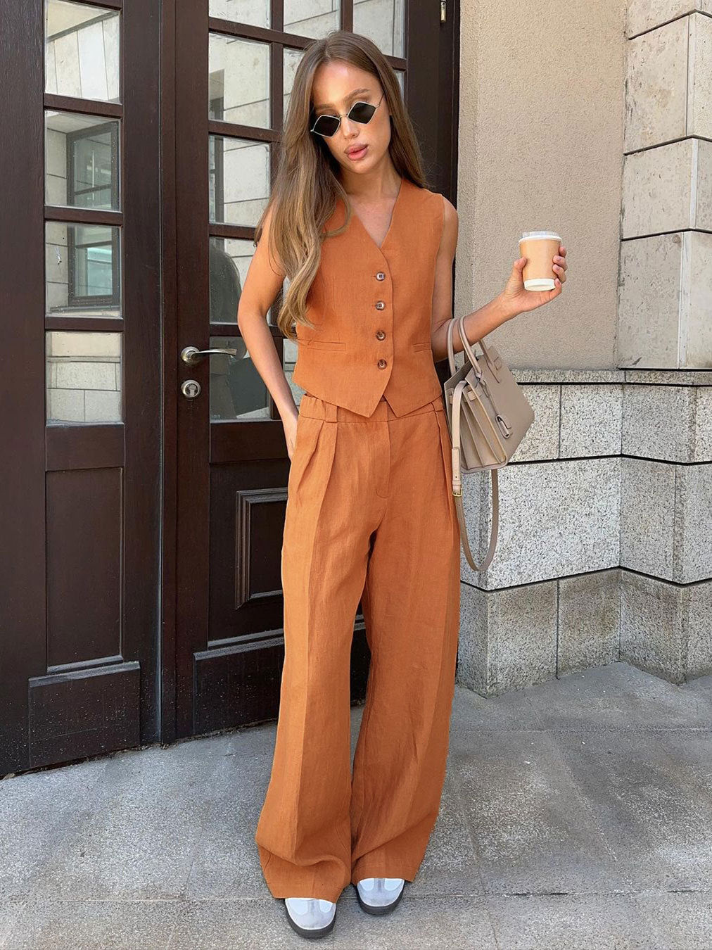 Relaxed low-rise pants with matching linen blend vest