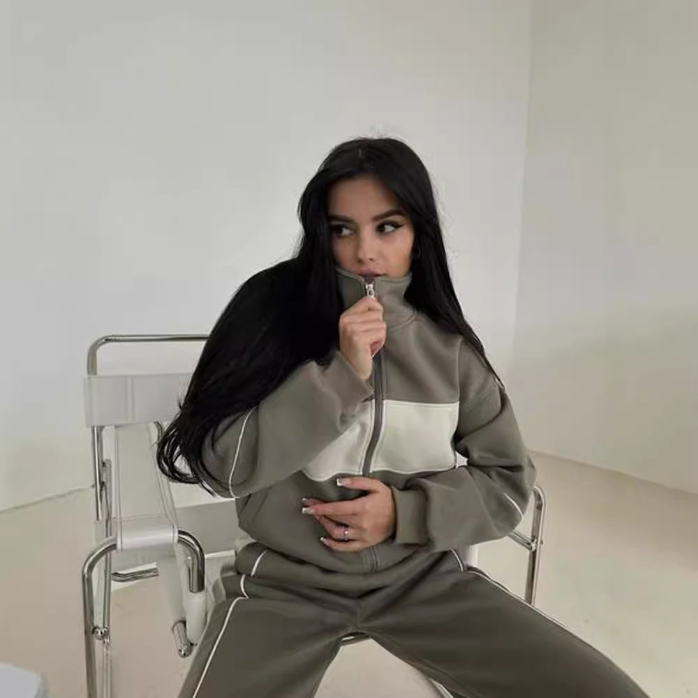 Women's tracksuit jacket with a contrast chest panel