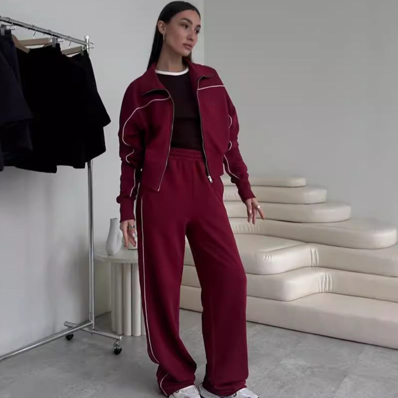 Detail view of contrast piping on the women's two-piece lounge set