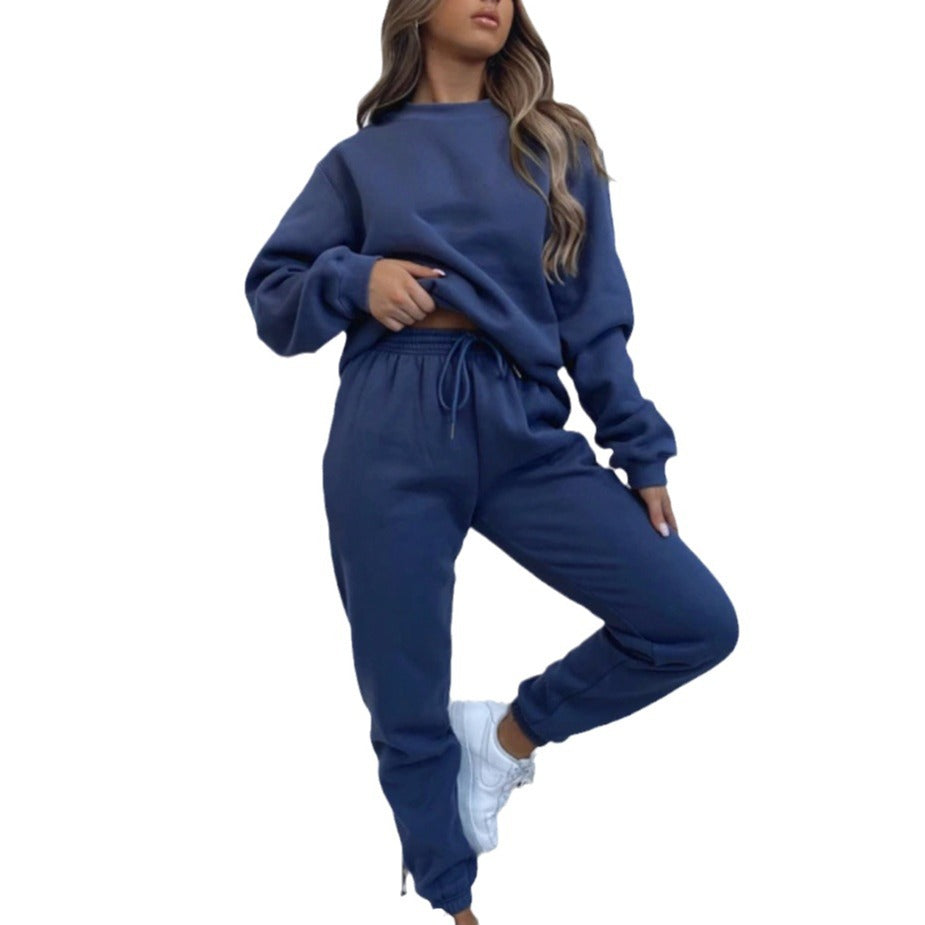 Oversized women's sweatshirt with matching joggers for homewear