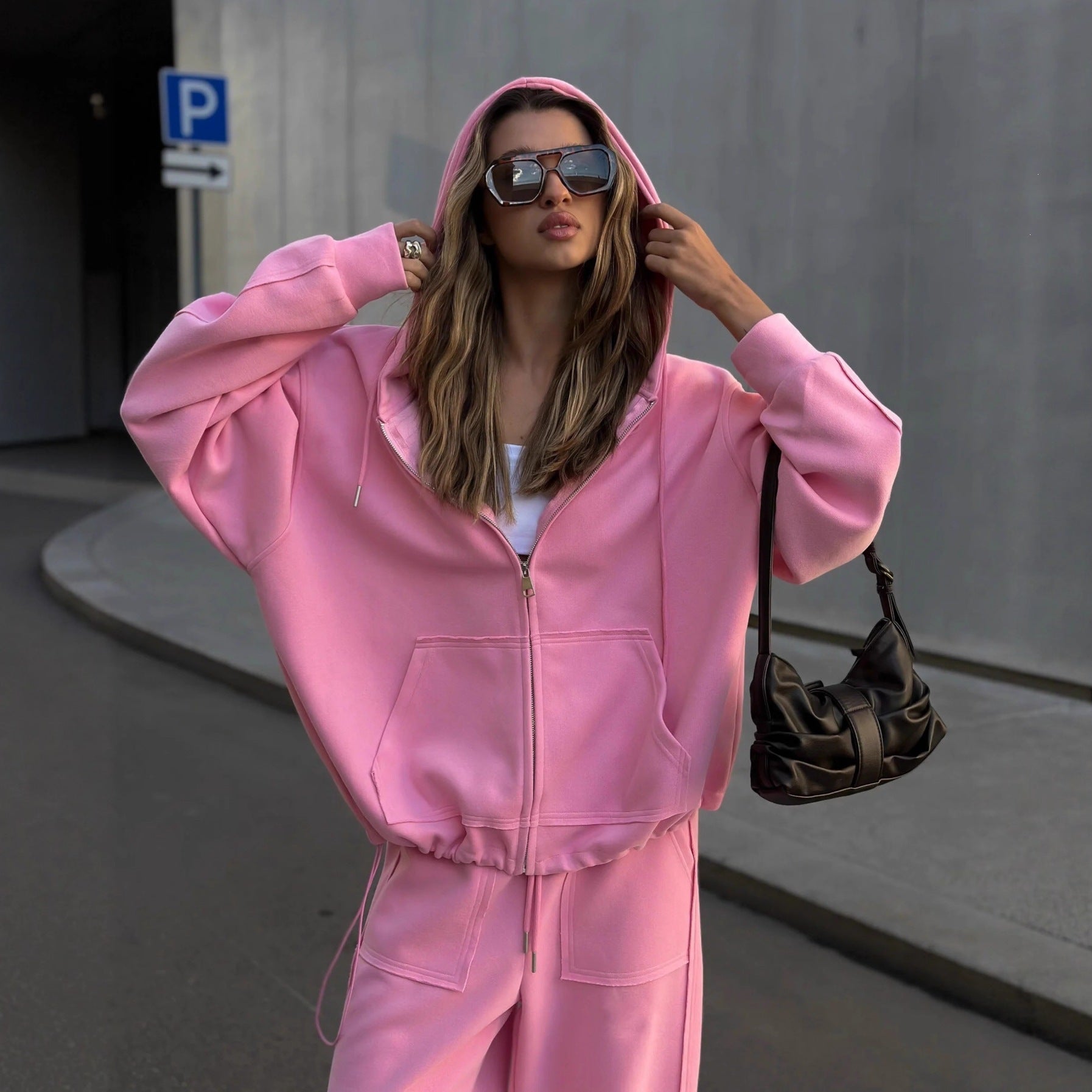 Women's hoodie jacket featuring a spacious kangaroo pocket