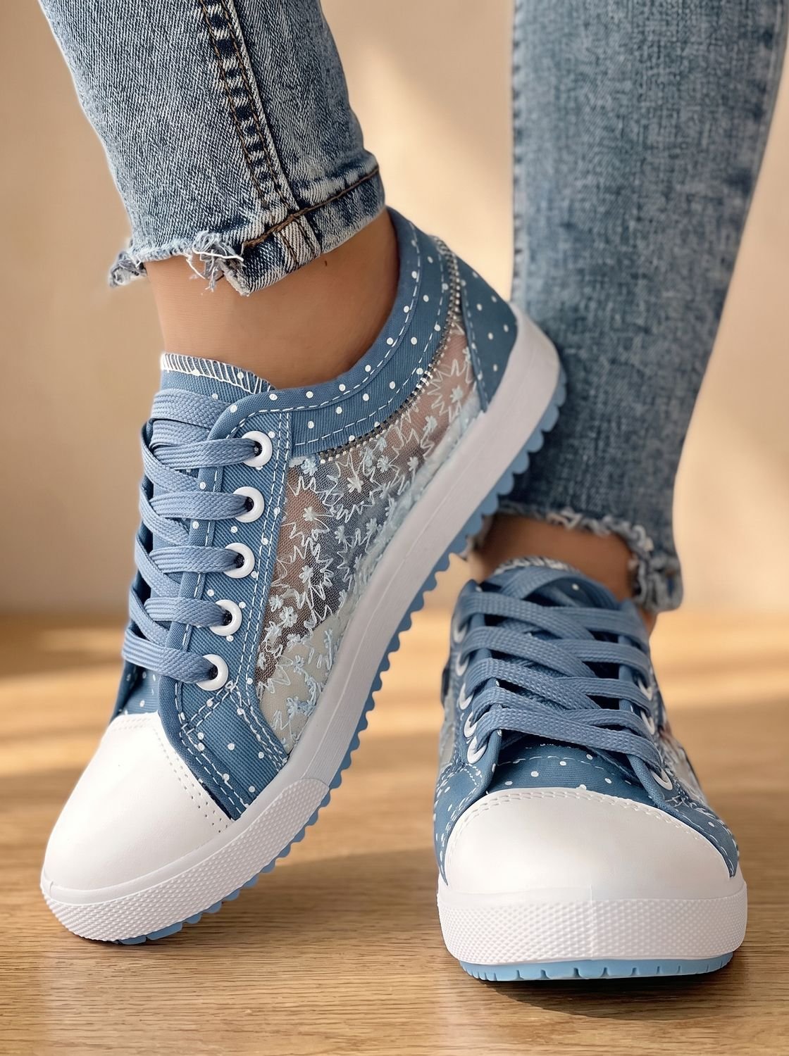 Floral mesh upper on women's orthopedic platform sneakers