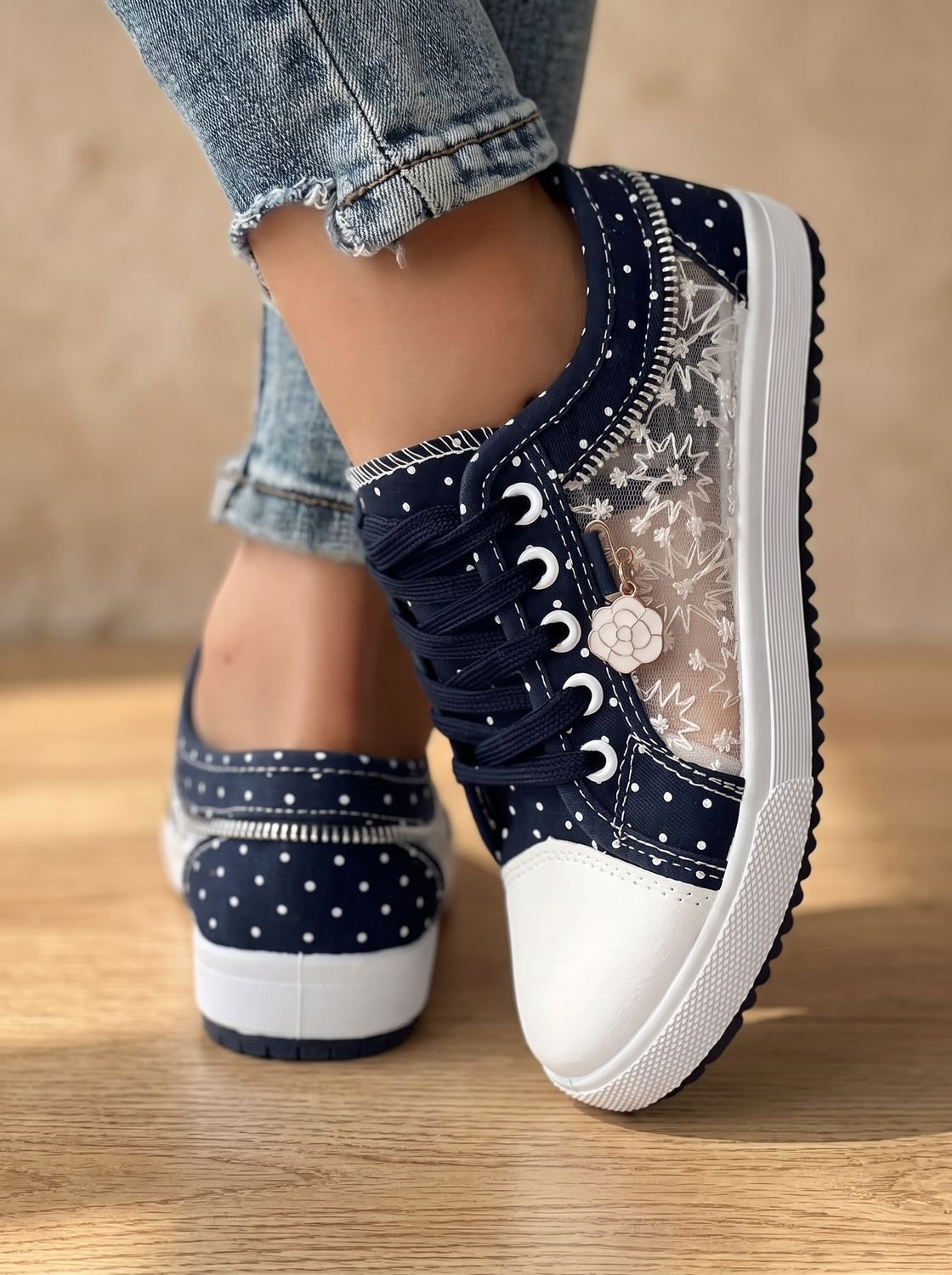Textured platform sole on women's orthopedic sneakers