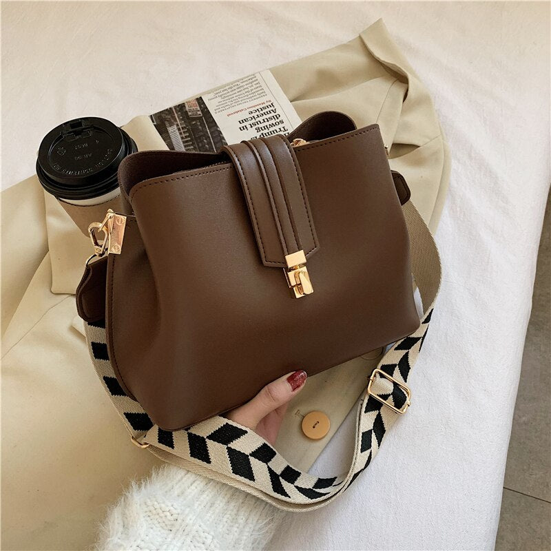 Sophie Bucket Bag Olives