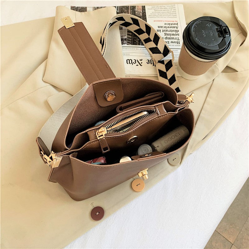 Sophie Bucket Bag Olives