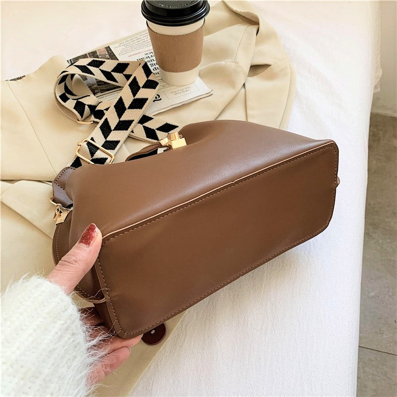 Sophie Bucket Bag Olives